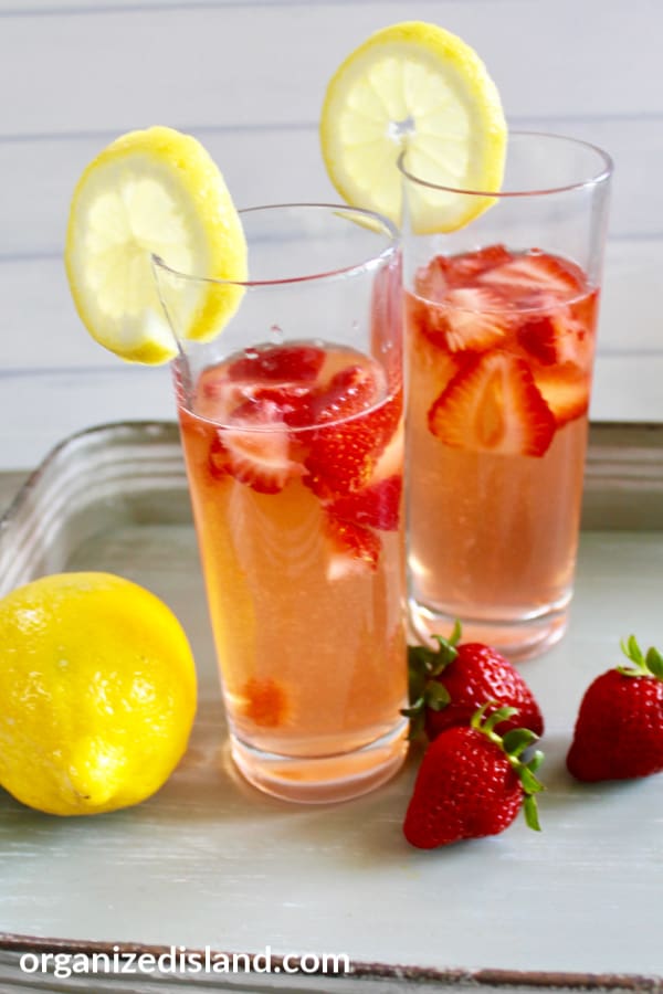 Fresh Strawberry Lemonade Recipe {& BELLA NutriPro Cold Press Juicer  Review} - {Not Quite} Susie Homemaker