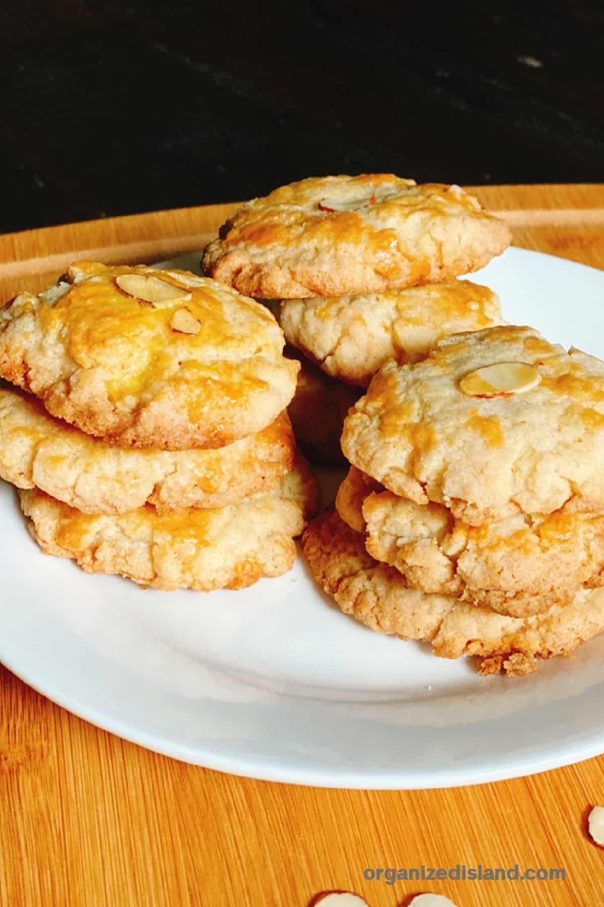 https://www.organizedisland.com/wp-content/uploads/2023/01/Best-Almond-cookies-recipe-easy.jpg