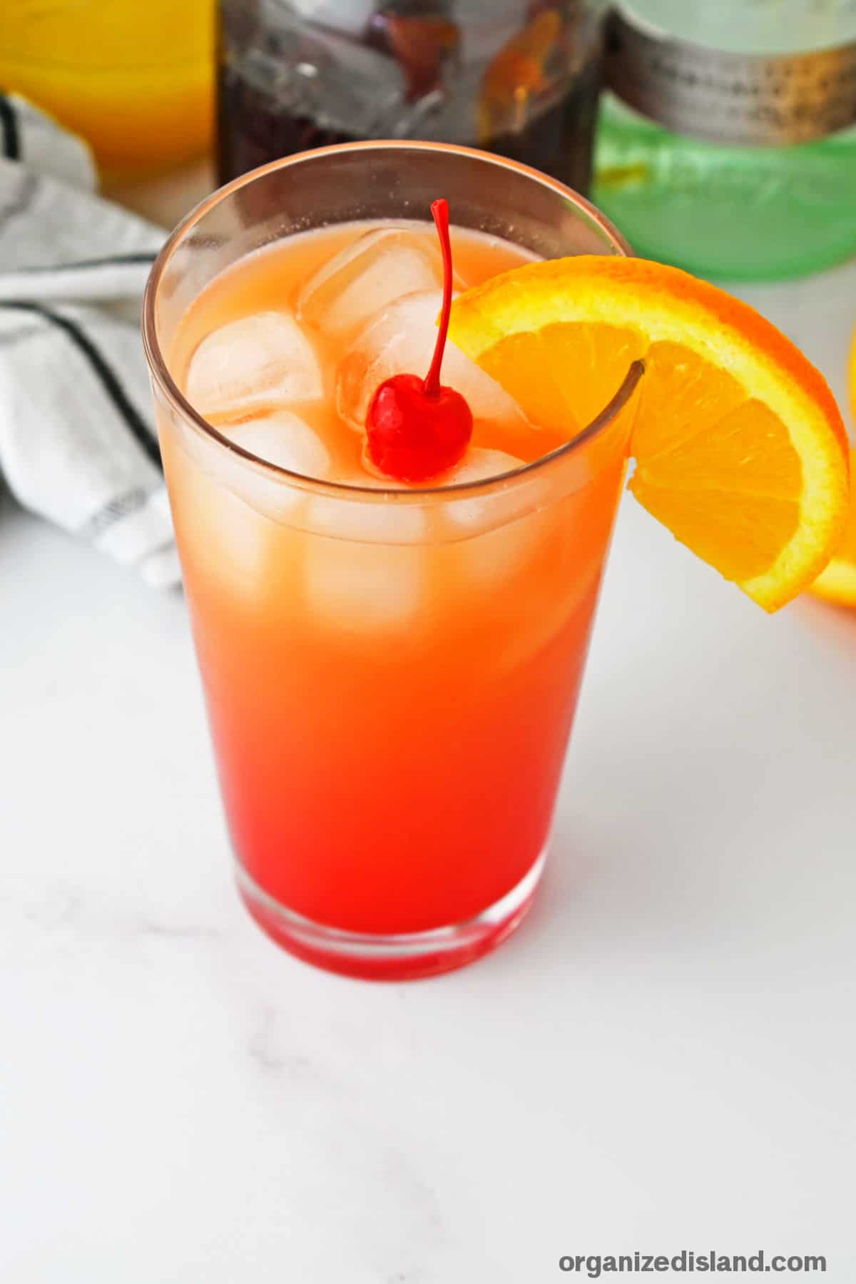 5 Minute Easy Tropical Rum Punch Recipe- Party Time!