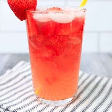 Summer Berry Smash Açaí Mocktail