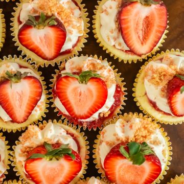 Strawberry Crunch Mini Cheesecakes Recipe