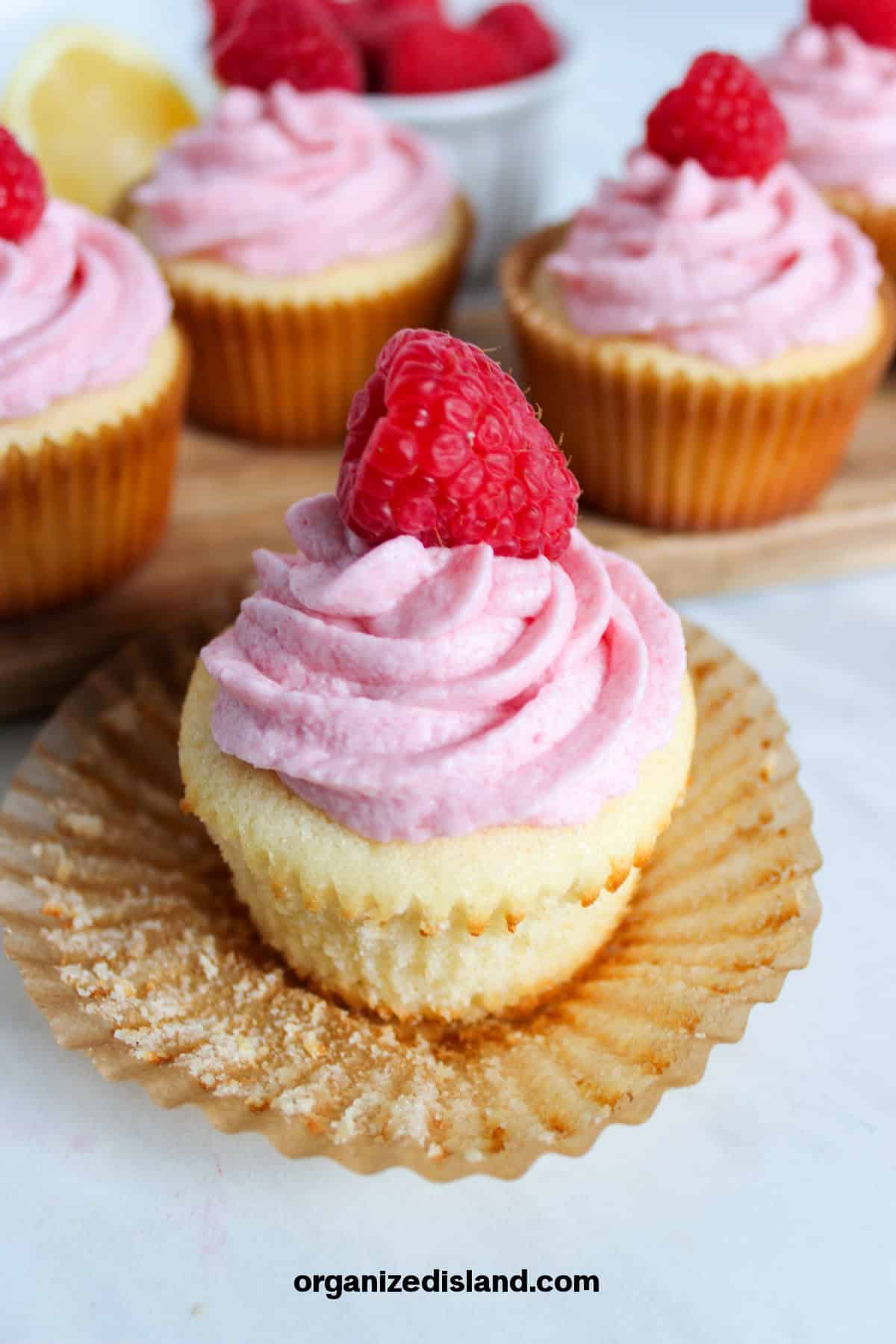 Lemon and Raspberry Cupcakes (1)