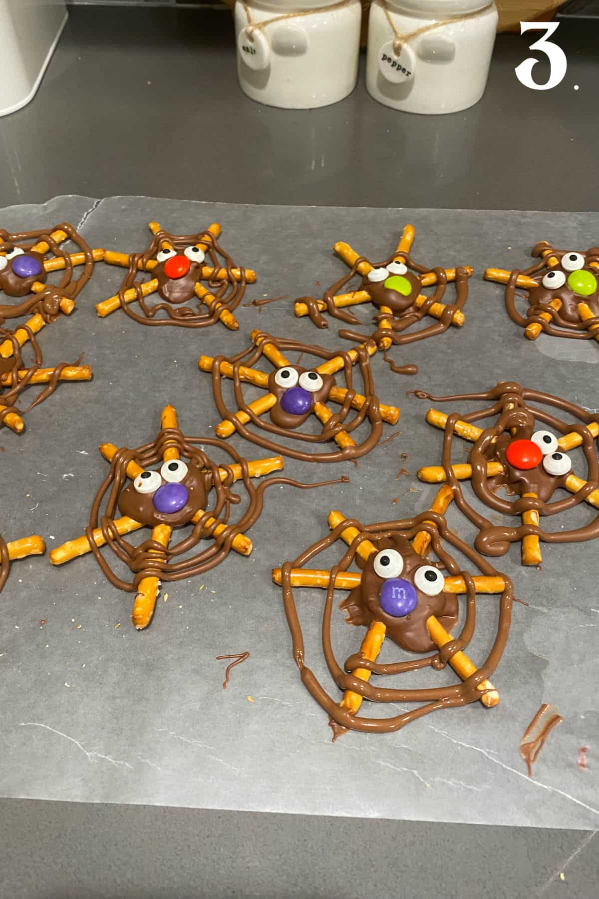 How to make Pretzel Spider Webs - Step 3