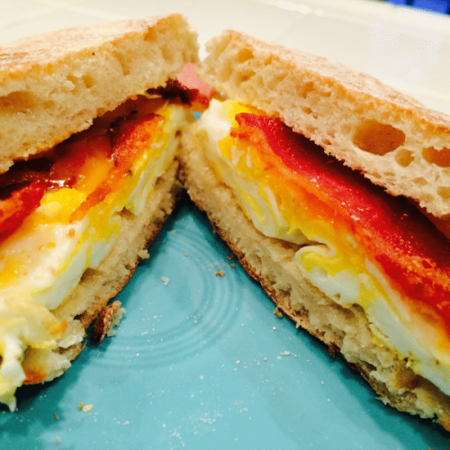 https://www.organizedisland.com/wp-content/uploads/Easy-breakfast-sandwich-recipe-500x500.png